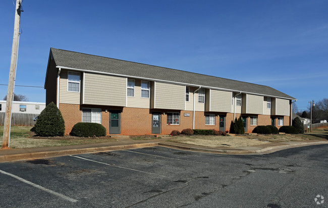 Carolina Garden Apartments - Apartments in Kings Mountain, NC ...