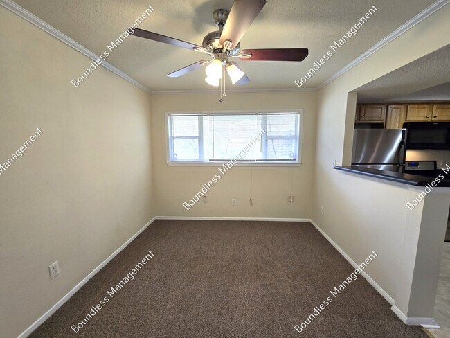 Foto del edificio - 3301 Henderson Mill Rd