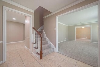Building Photo - 6534 Bayonne Dr