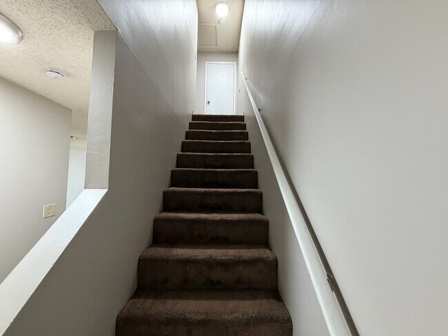 Foto del edificio - Avalon Townhomes