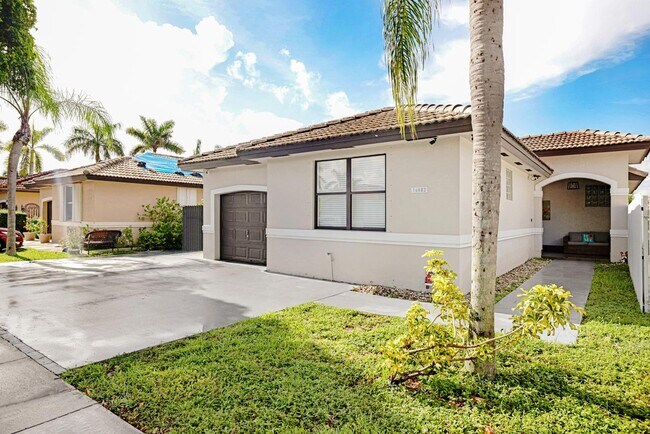 Foto del edificio - 16082 SW 68th Ter