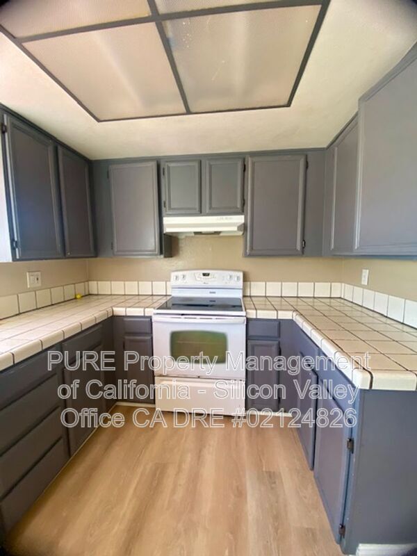 Foto del edificio - 334 Otono Ct