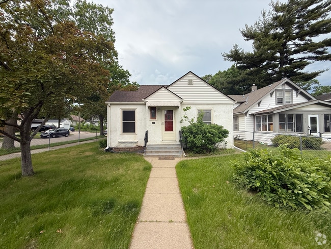 Building Photo - 3901 Thomas Ave N