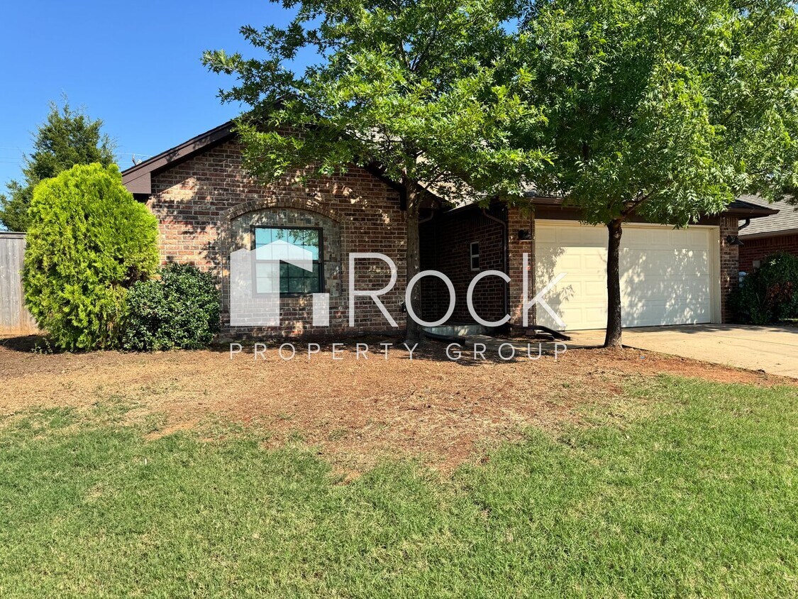 Foto principal - 3 Bed/2 Bath Edmond Home **AMAZING Locatio...