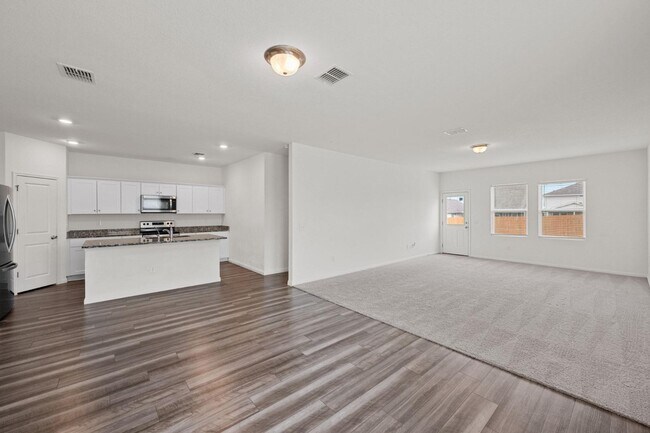 Building Photo - 200 Gemsbok Rd