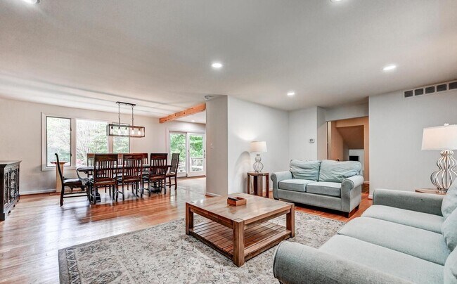 Foto del edificio - 206 Dunbeath Ct