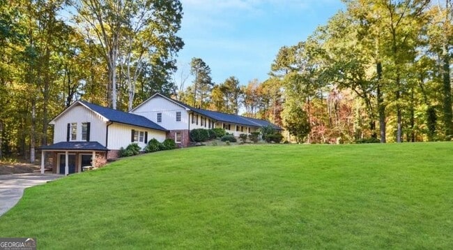 Building Photo - 1815 MacLand Woods Dr