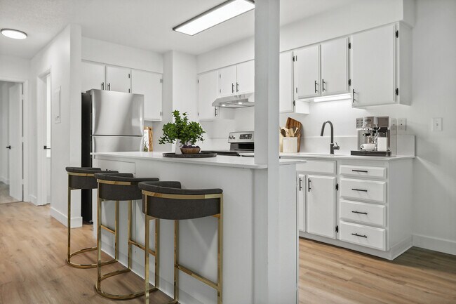 Foto del edificio - ReNew Laurelwood