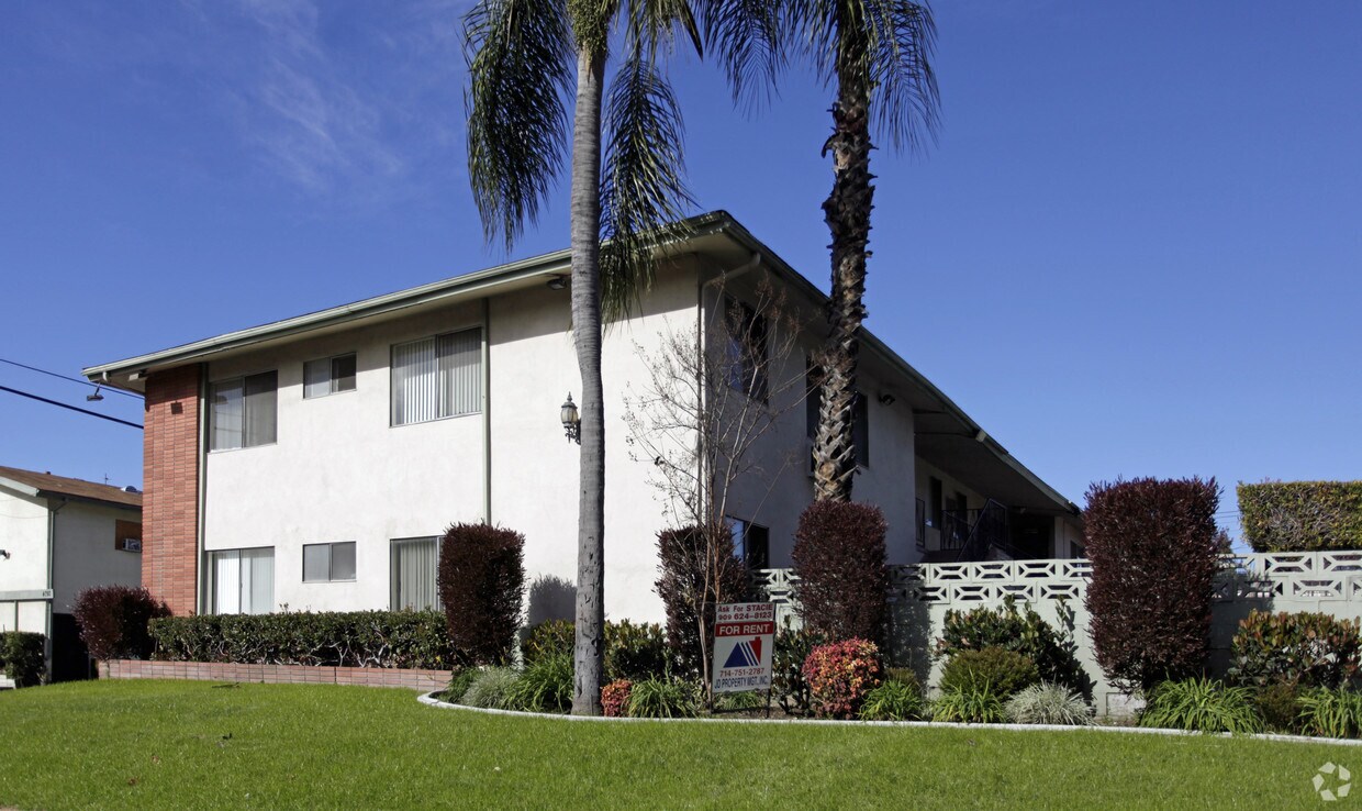 Primary Photo - 4810 Canoga St