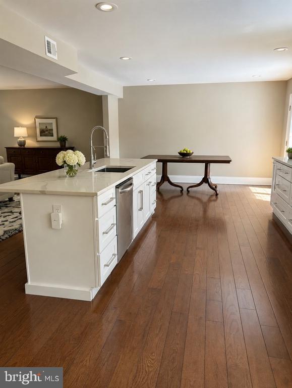 Foto del edificio - 1639 Winding Waye Ln