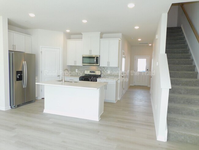 Foto del edificio - 221 Still Pasture Ln