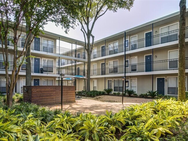 Foto del edificio - 7315 Brompton Rd