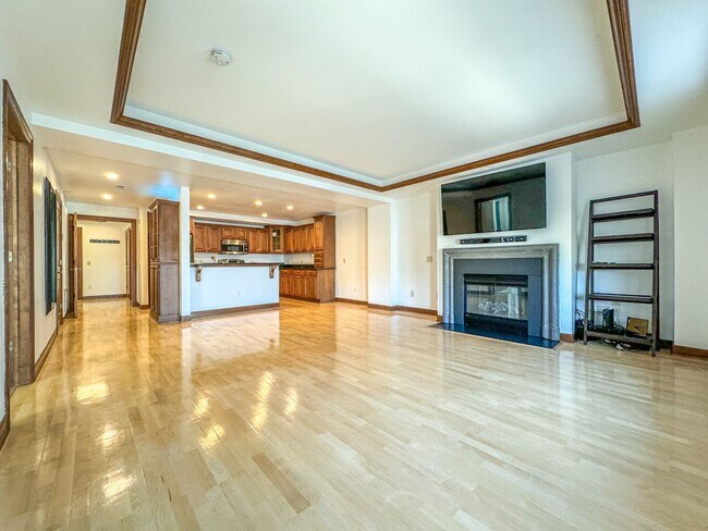 Foto del edificio - Rare find! Historical Loraine Hotel condo ...