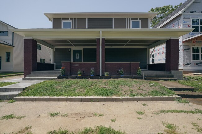 Building Photo - 202 N Hamilton Ave