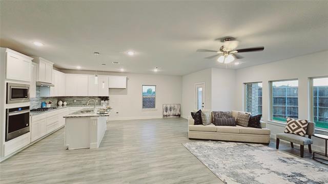 Building Photo - 5230 Royal Lake Dr