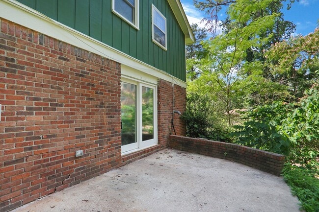 Building Photo - 3675 Charles Dr