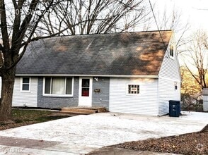 Building Photo - 7305 SW 12th St