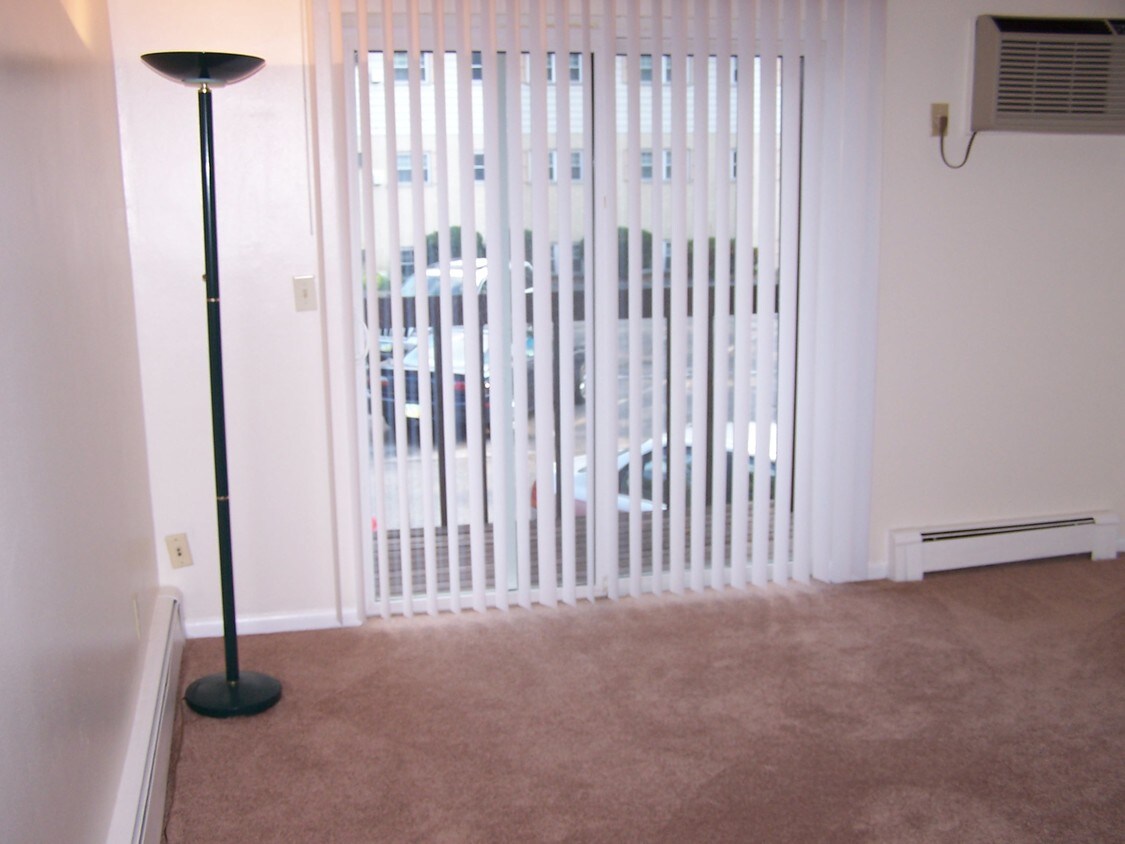 Foto principal - 811 Rosemont Ave
