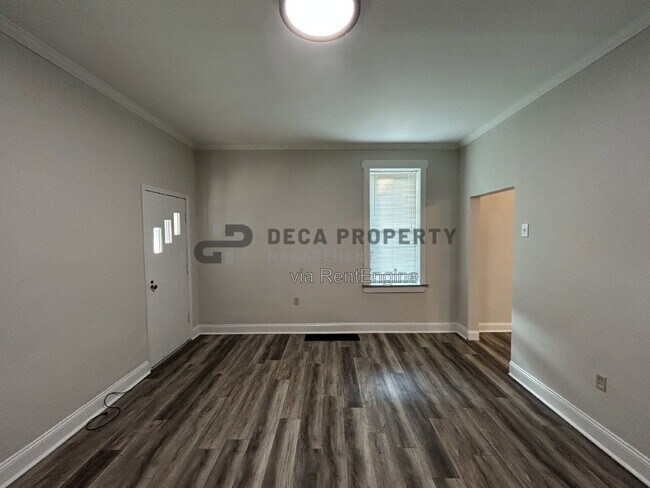 Foto del edificio - 5228 Northrup Ave