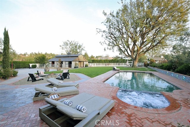 Primary Photo - 10762 N Meads Ave