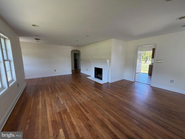 Foto del edificio - 9005 Centreville Rd