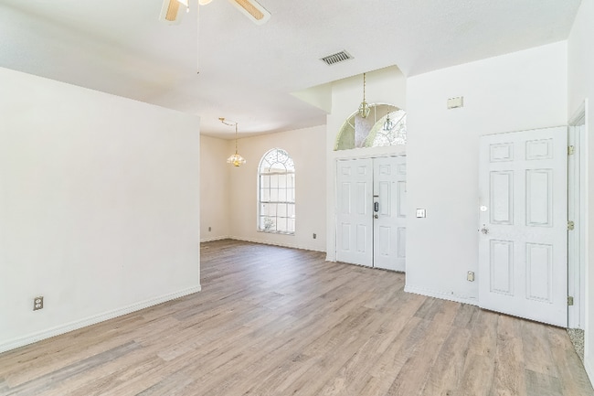 Building Photo - 4428 White Oak Cir