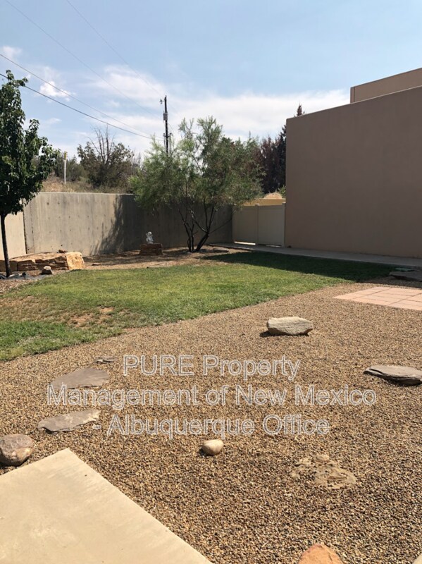 Primary Photo - 3900 N Butler Ave