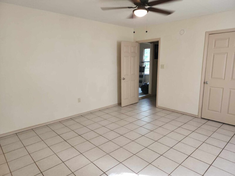 Building Photo - 612 Northaven Dr