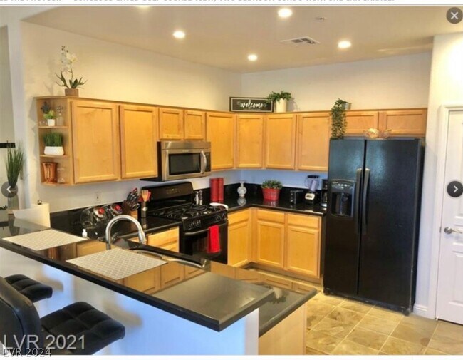 Building Photo - 1000 Duckhorn Ct