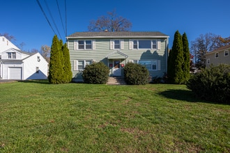 Building Photo - 272 Hunyadi Ave