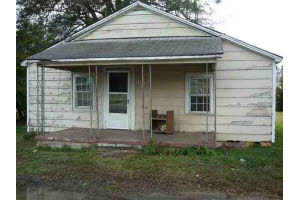 Building Photo - 4806-4826 Hwy 81 S