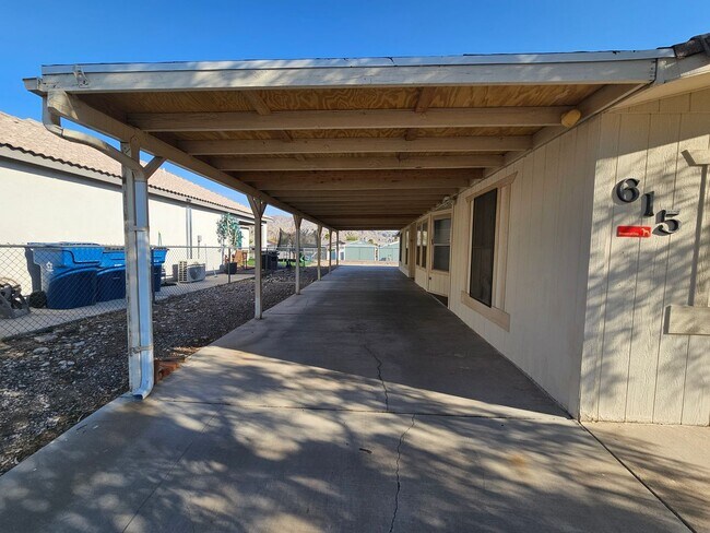 Foto del edificio - Large 3 bed/2 bath manufactured home in de...