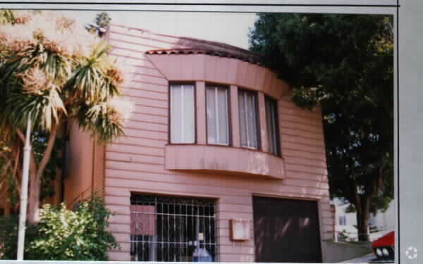 Building Photo - 299 Rhine St