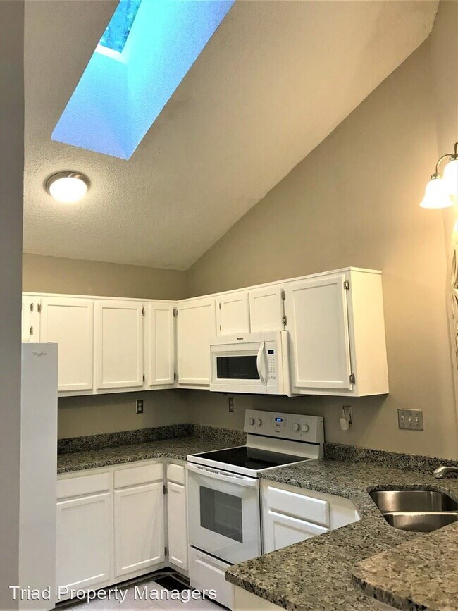 Foto del edificio - 2 br, 2 bath House - 3909 King Edward Ct.