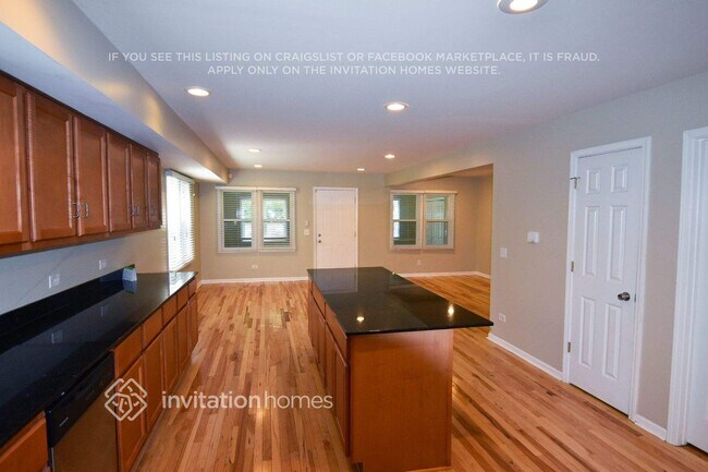 Foto del edificio - 26805 Circle Dr S