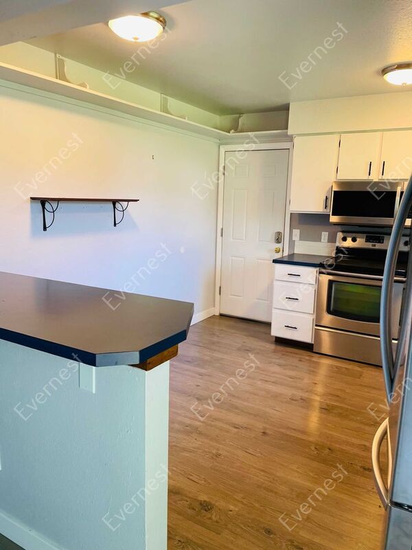 Foto del edificio - 1701 Ridgewood Rd