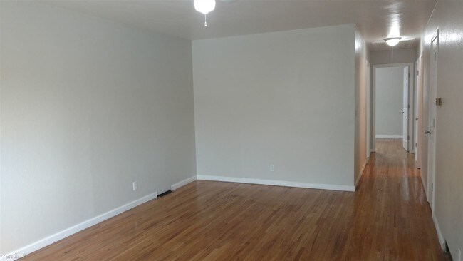 Foto del edificio - 1917 Northover Rd