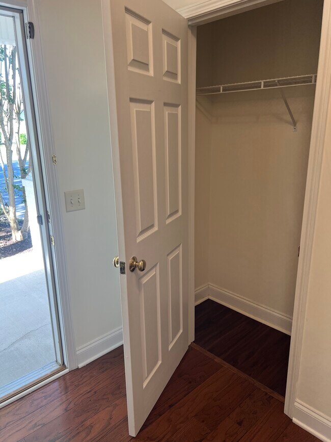 Front door closet - 4417 Pine Hollow Dr