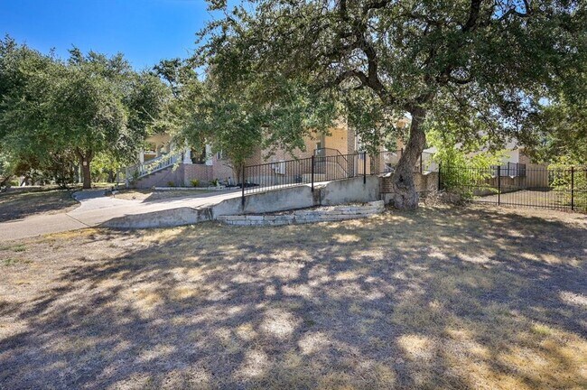 Foto del edificio - 10011 Brightling Ln