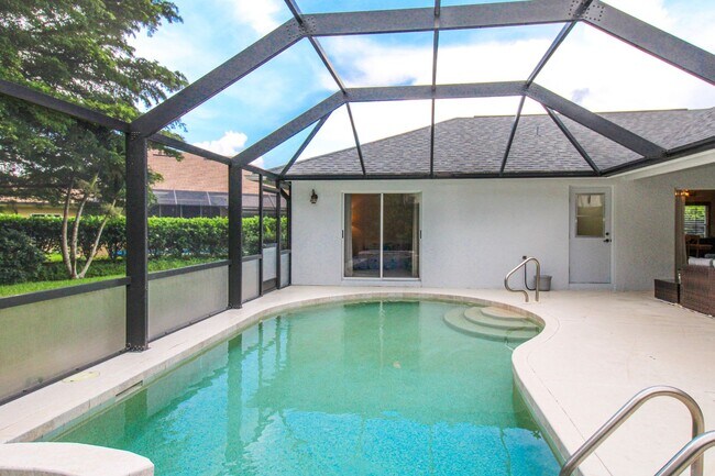 Foto del edificio - ** BEST LOCATION ** PRIVATE POOL HOME 4/2 ...
