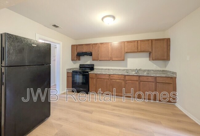 Foto del edificio - 1634 Rosanne St