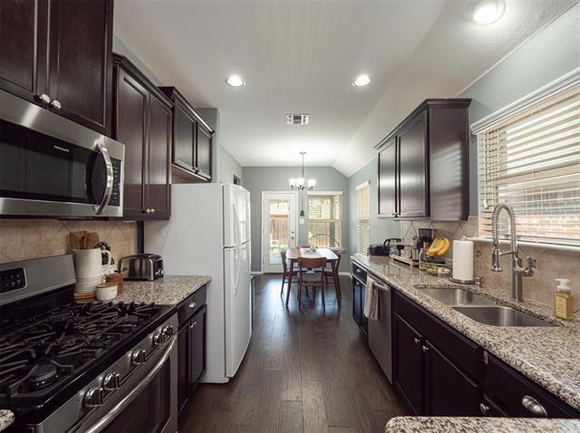 Foto del edificio - 9904 Moccasin Creek Ln