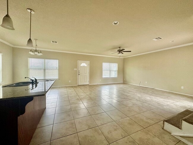 Building Photo - Spacious 4-Bed, 5-Bath Home with Large Backyard Minutes from Baylor Campus!