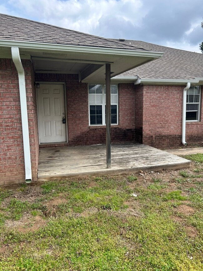 Building Photo - 230 W Gary St