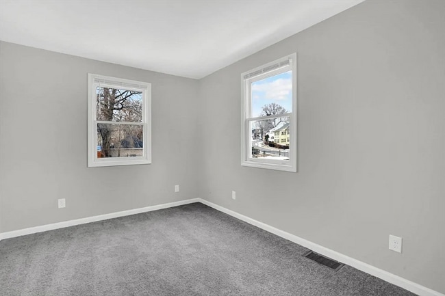 Building Photo - 140 Cherry St