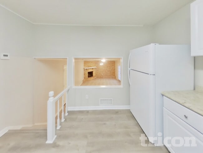 Building Photo - 30 Carriage Cir