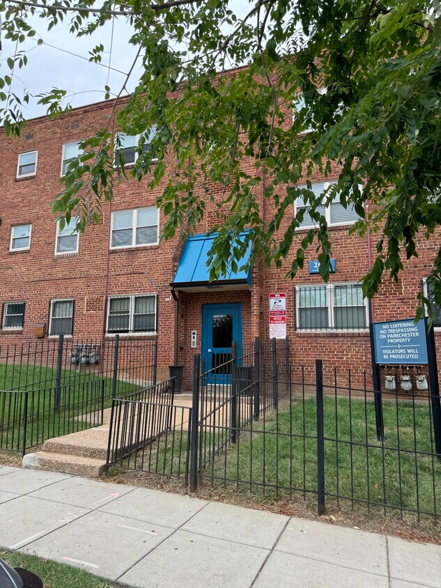 Foto principal - 2651 Martin Luther King Jr Ave SE