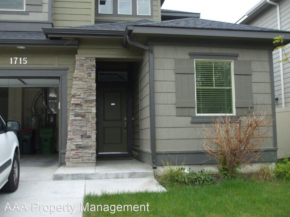 Foto principal - 4 br, 2.5 bath House - 1715 W Woodington St.