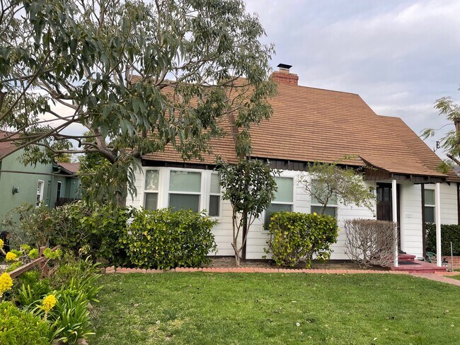 MAIN HOUSE - 4861 W 96th St