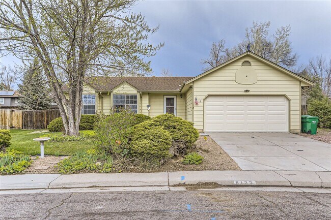 Spacious 5 Bedroom 2 Bath Single Family Home - Spacious 5 Bedroom 2 Bath Single Family Home